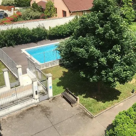 Appartement Tout Equipe Avec Piscine Proche Stade Ol Et Eurexpo Meyzieu Buitenkant foto